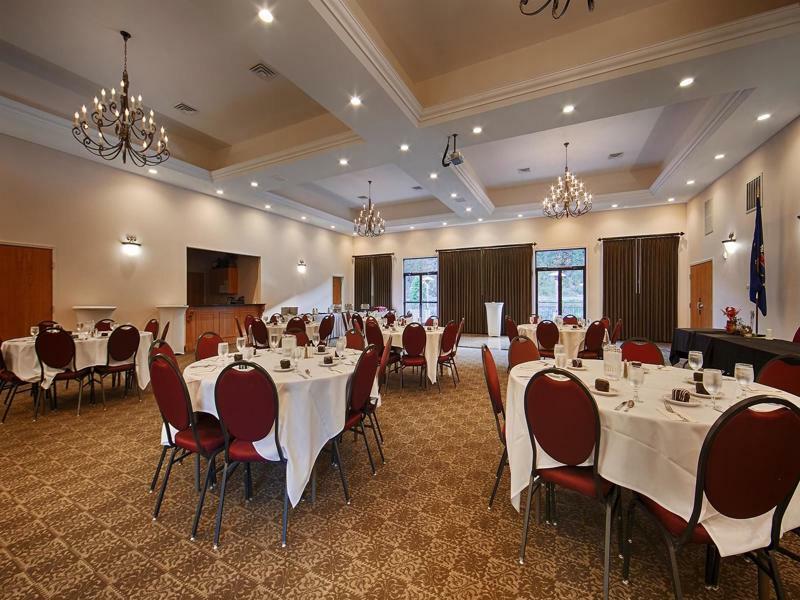 Western At River's Edge 3*
